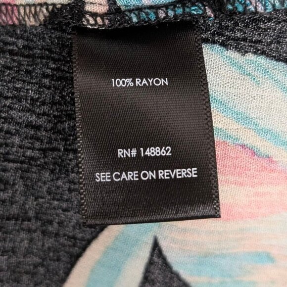 Torrid Sophie 100% Rayon Crinkle Top - Picture 8 of 8